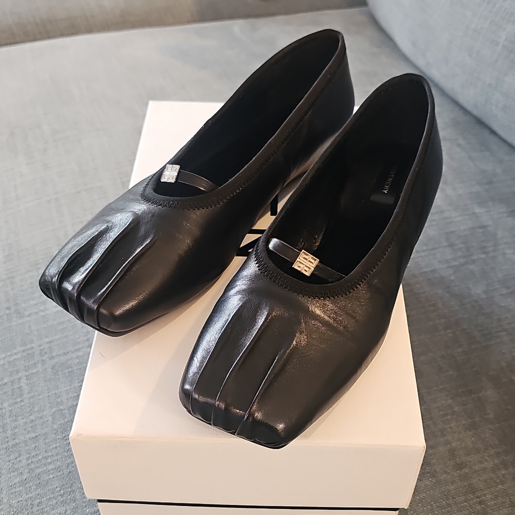 Givenchy Ballet Flats Black 100% Calf Leather Logo Accent Slip On Eu 40